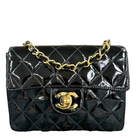 CHANEL<br> Mini sac porté épaule en chaîne Matelasse en cuir de veau verni