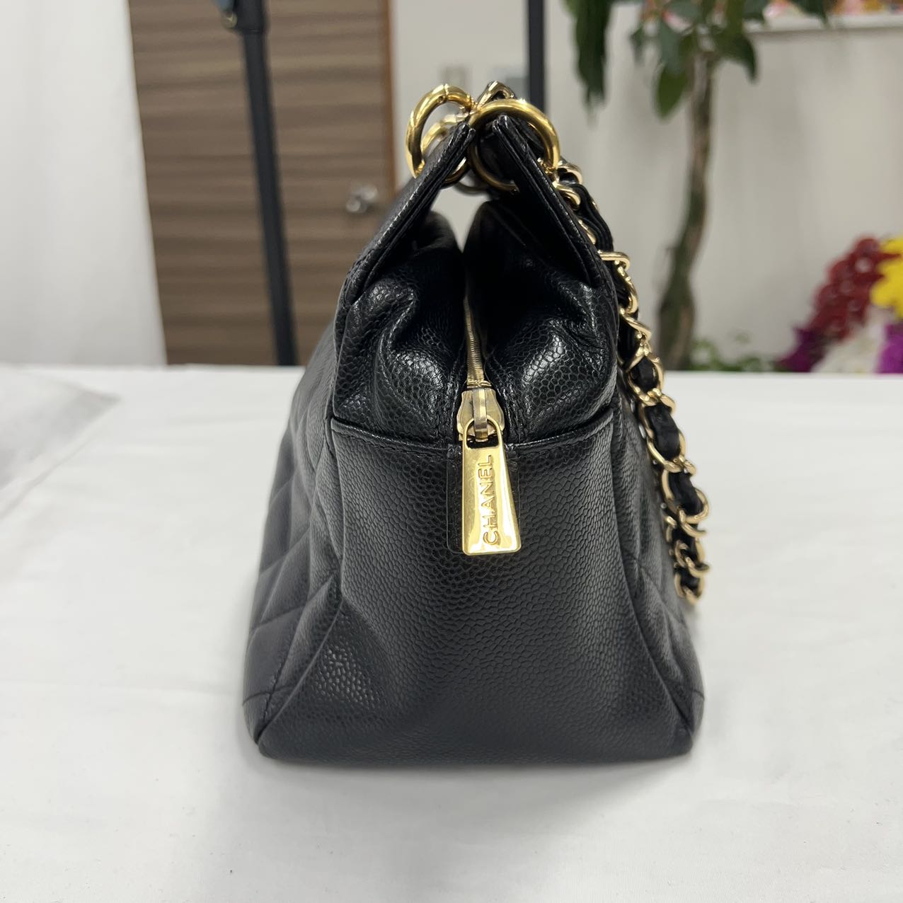 CHANEL<br> GST Tote Schwarz Gold Kette Kaviar