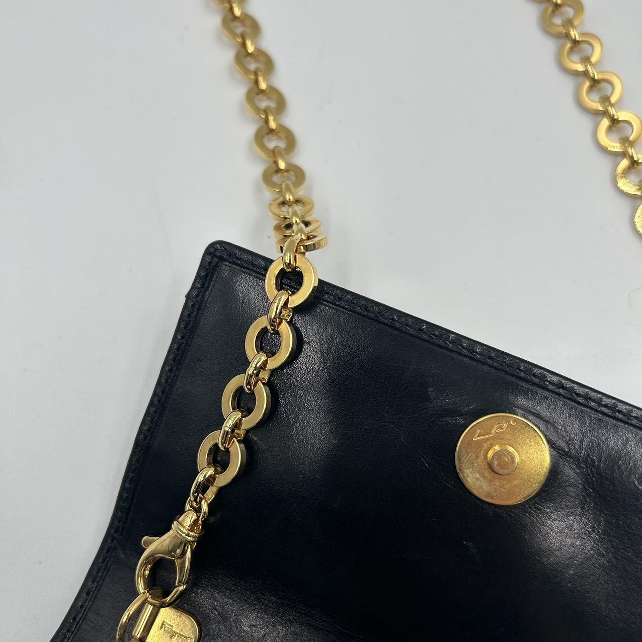 FERRAGAMO<br> Vara Chain Pochette BK