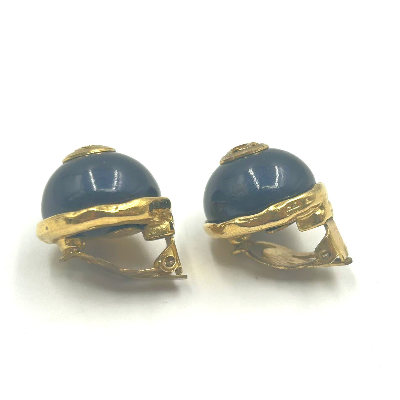 CHANEL<br>Cc Mark Earrings Navy