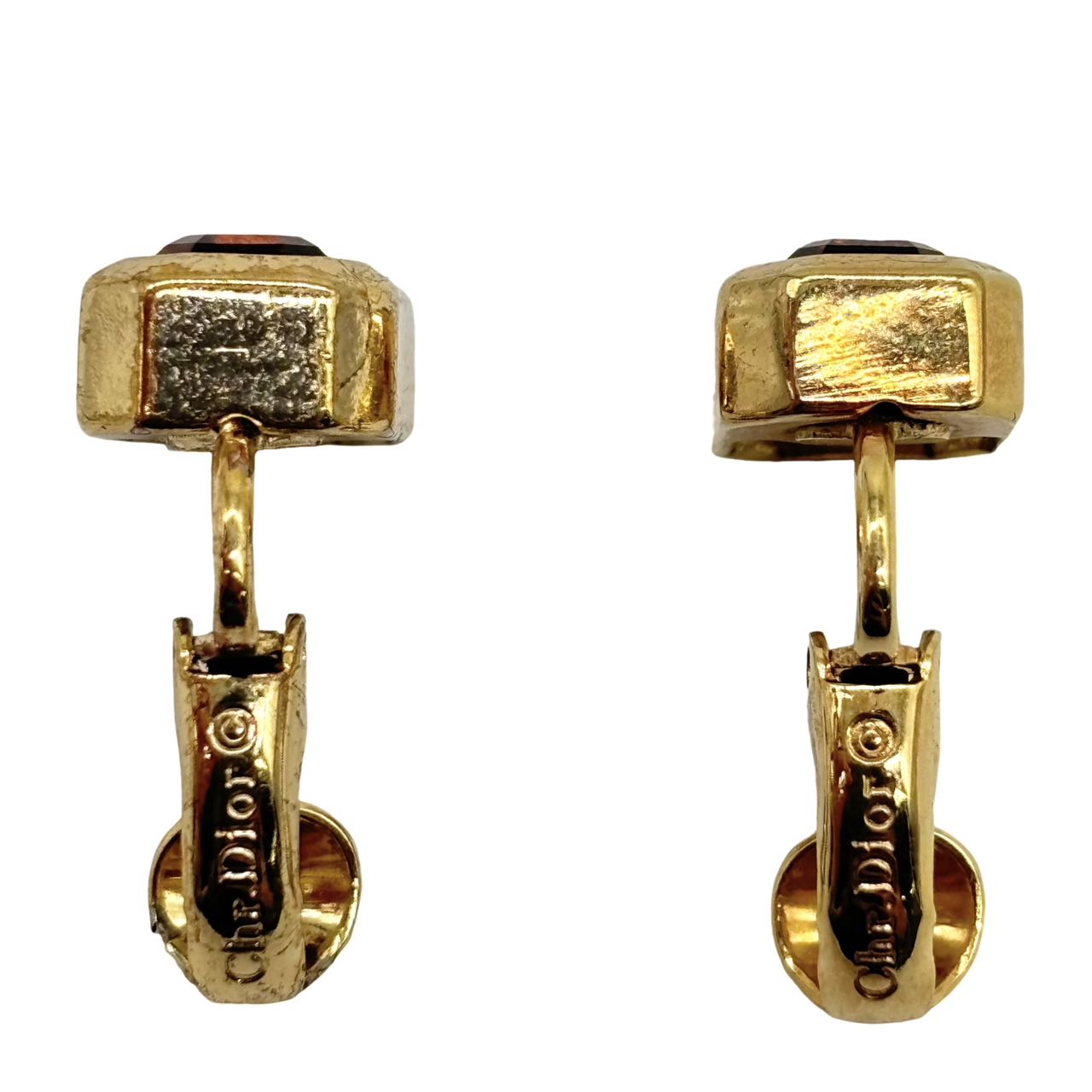 CHRISTIAN DIOR<br> Des boucles d'oreilles