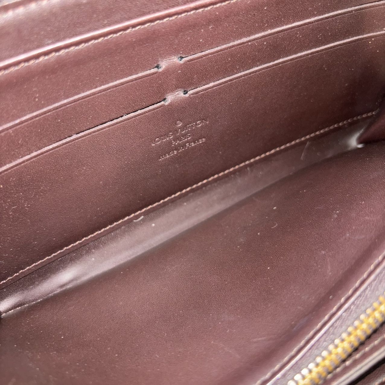 LOUIS VUITTON <br> Vernis Zippy Long Wallet