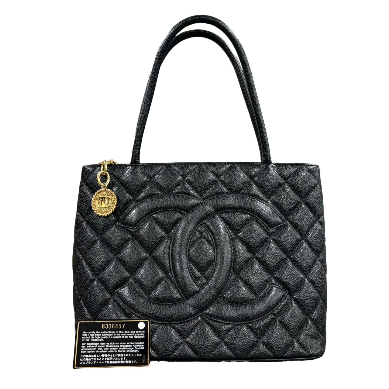 CHANEL<br> Sac fourre-tout médaillon