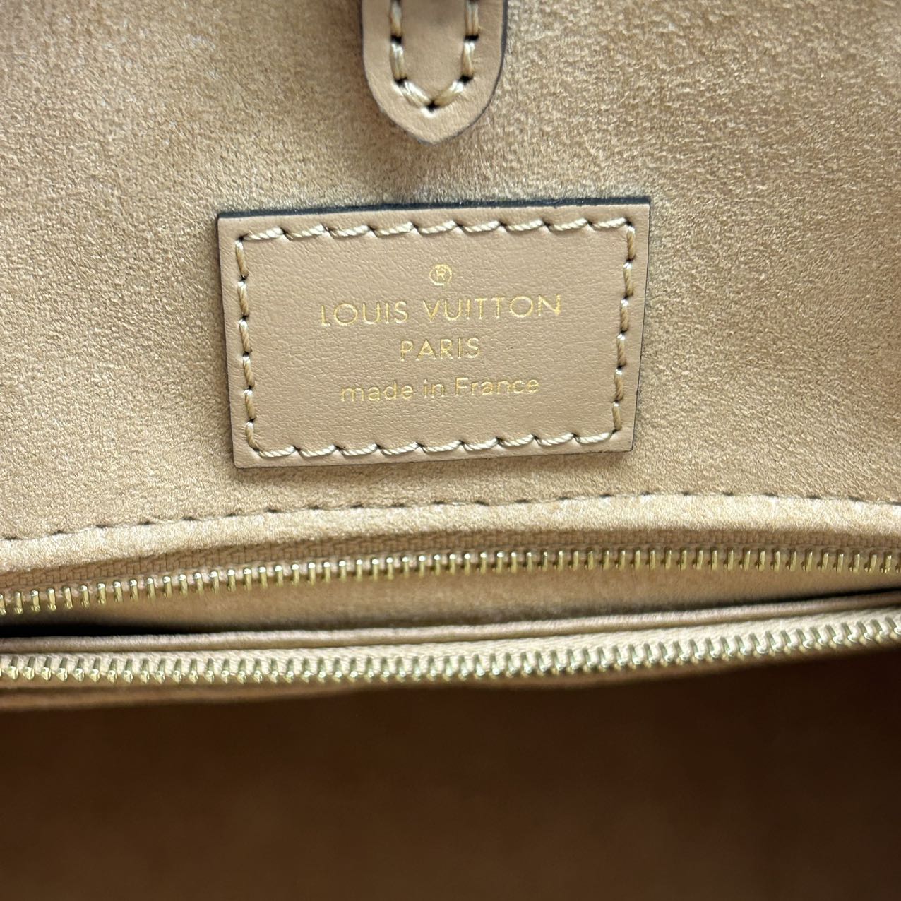 LOUIS VUITTON <br>OnTheGo MM Monogram