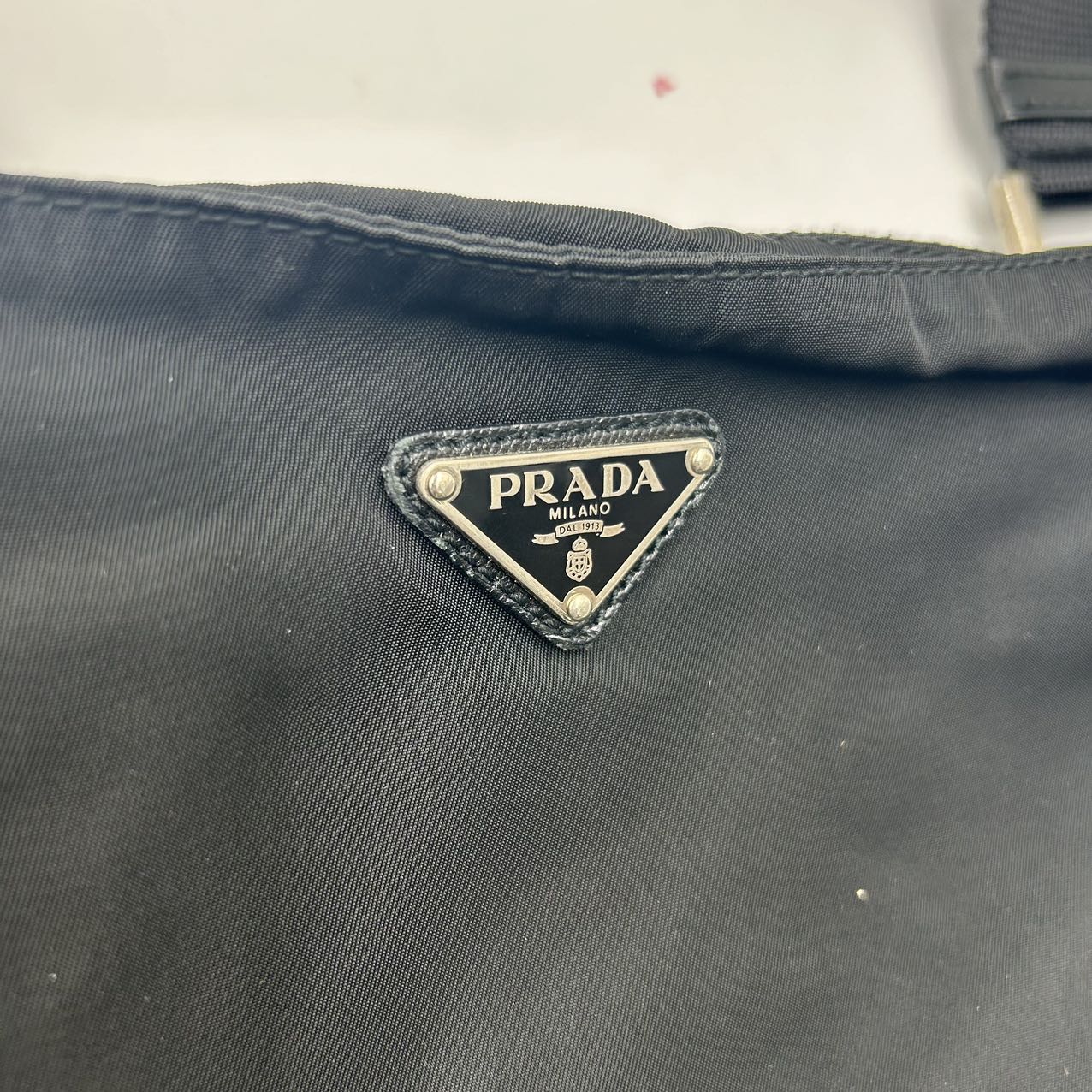 PRADA<br> Schultertasche aus Saffiano-Nylon