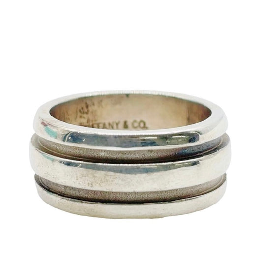 TIFFANY & Co. <br> Grooved Ring