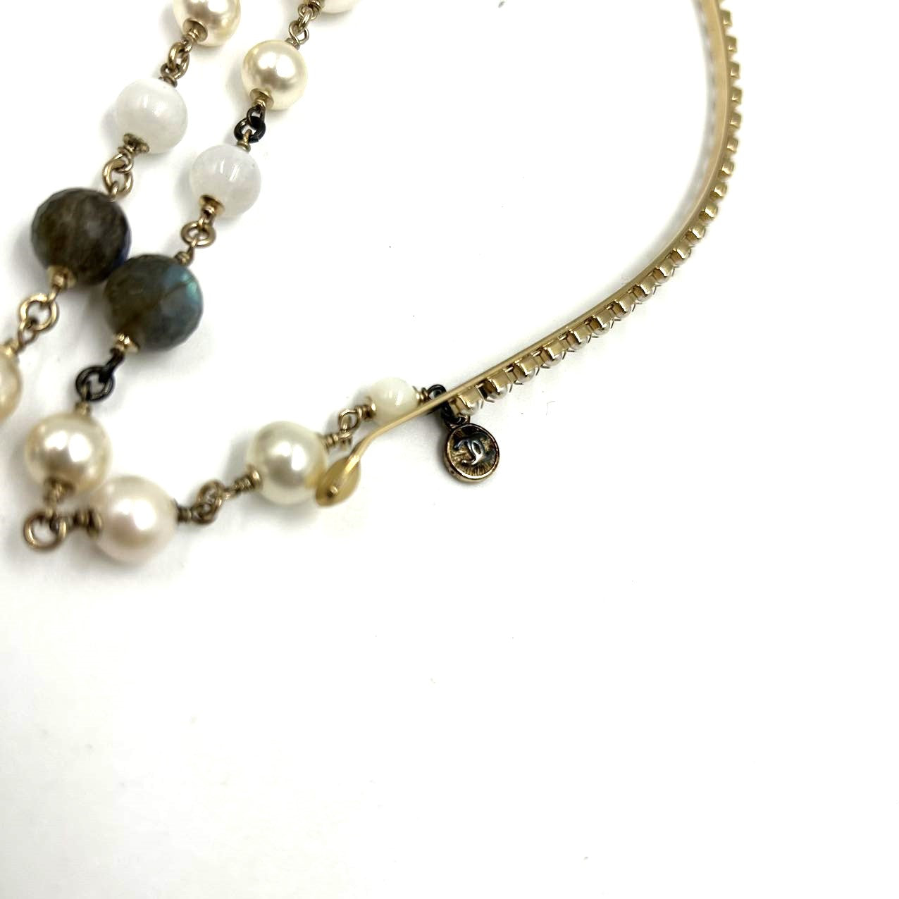 CHANEL<br>Cruise Paris Dubai Runway Pearl Headband