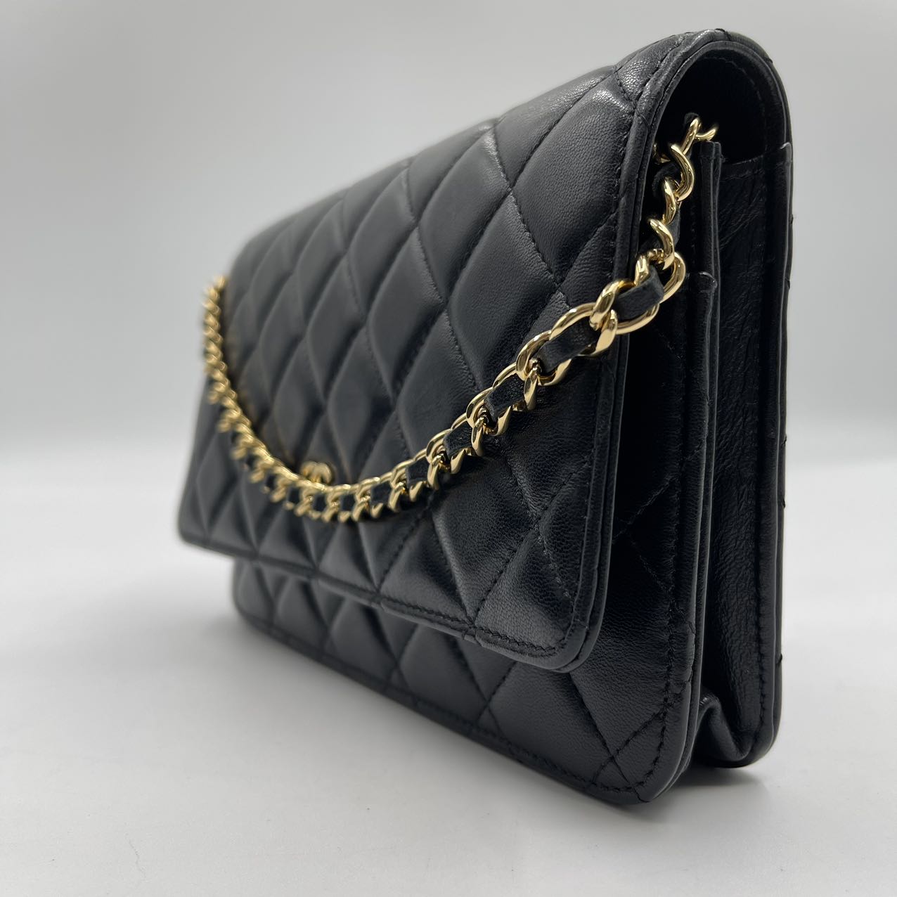 CHANEL<br>Matelasse Chain Wallet