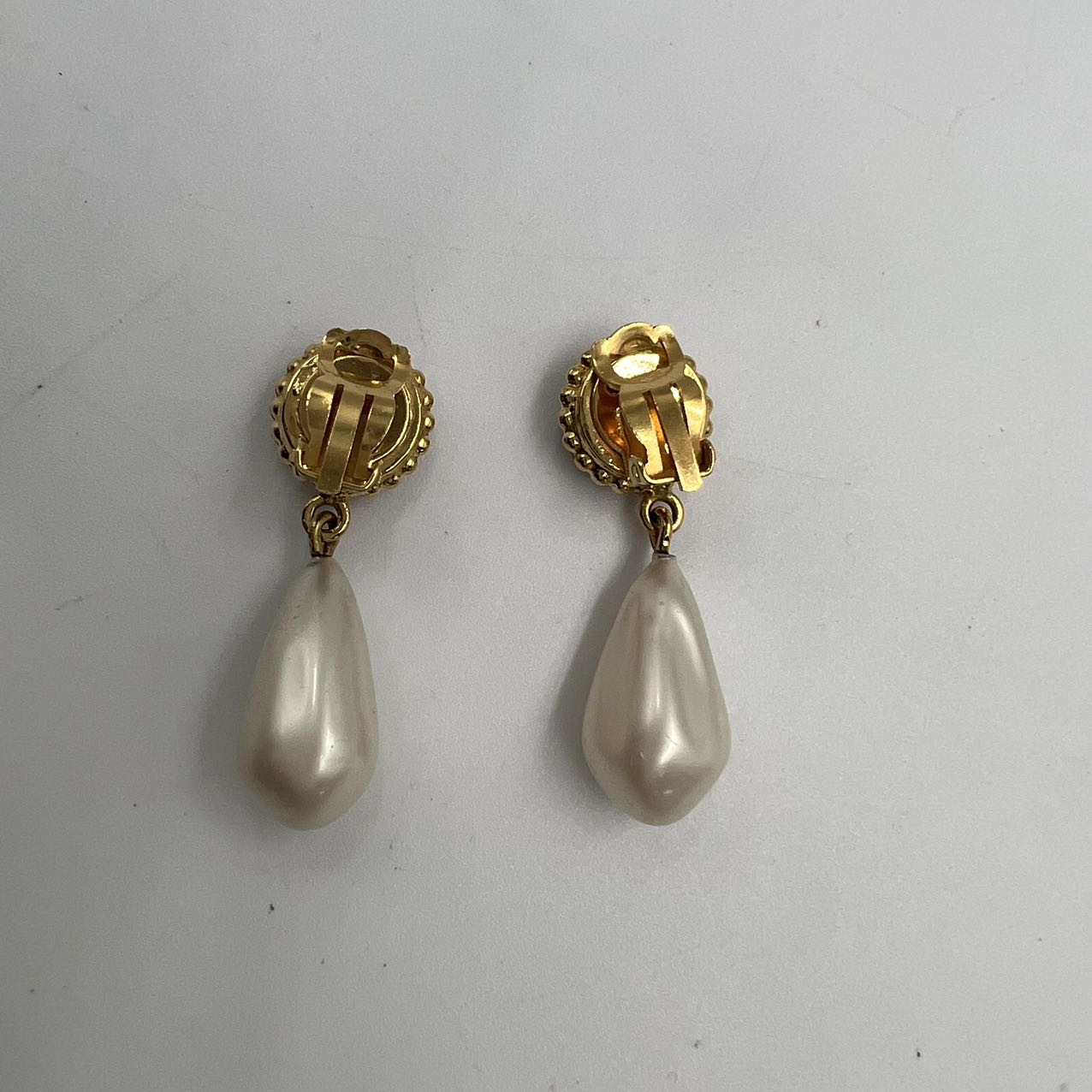 CHANEL<br>CoCo Mark Pearl Earrings