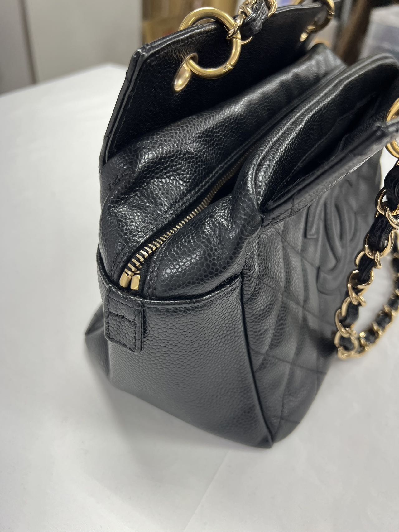 CHANEL<br> GST Tote Schwarz Gold Kette Kaviar