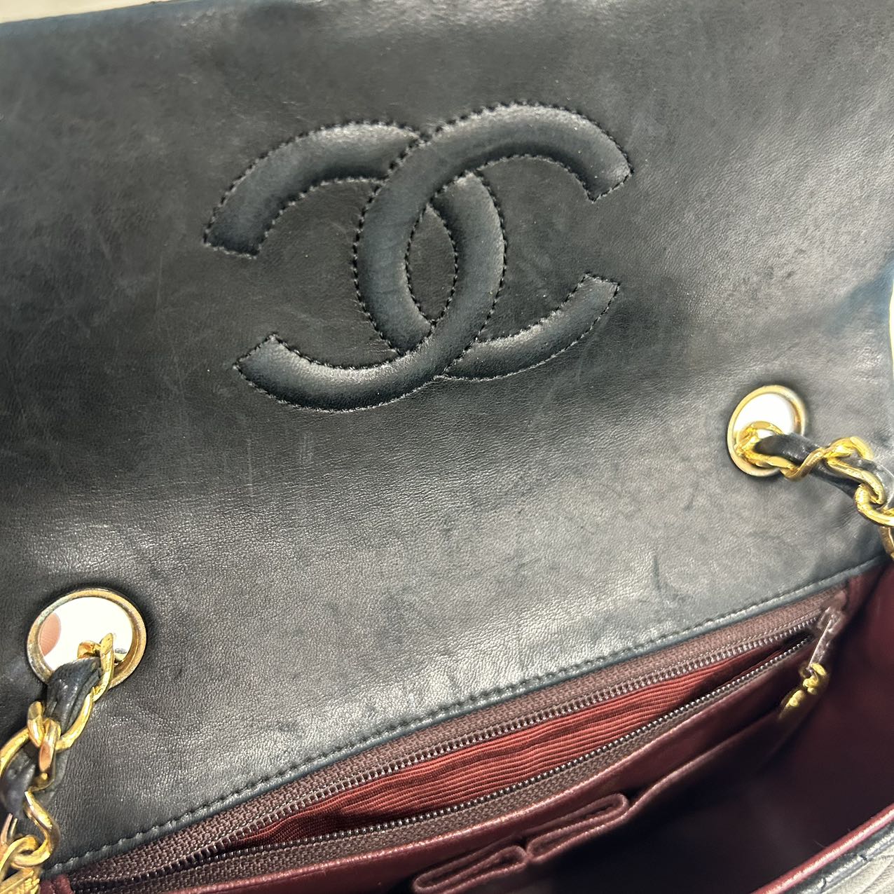 CHANEL<br> Matelassé-Umhängetasche mit Kette