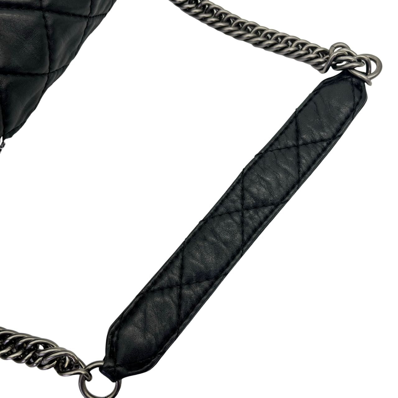 CHANEL<br> Sac porté épaule en chaîne en cuir d'agneau Matelasse