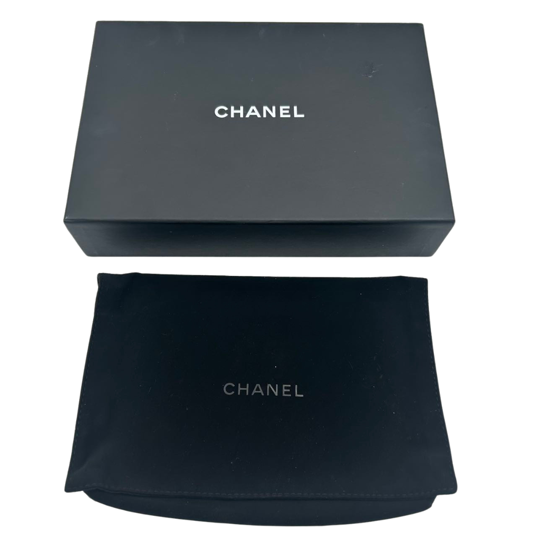 CHANEL<br> Boy Calfskin Quilted Wallet 22