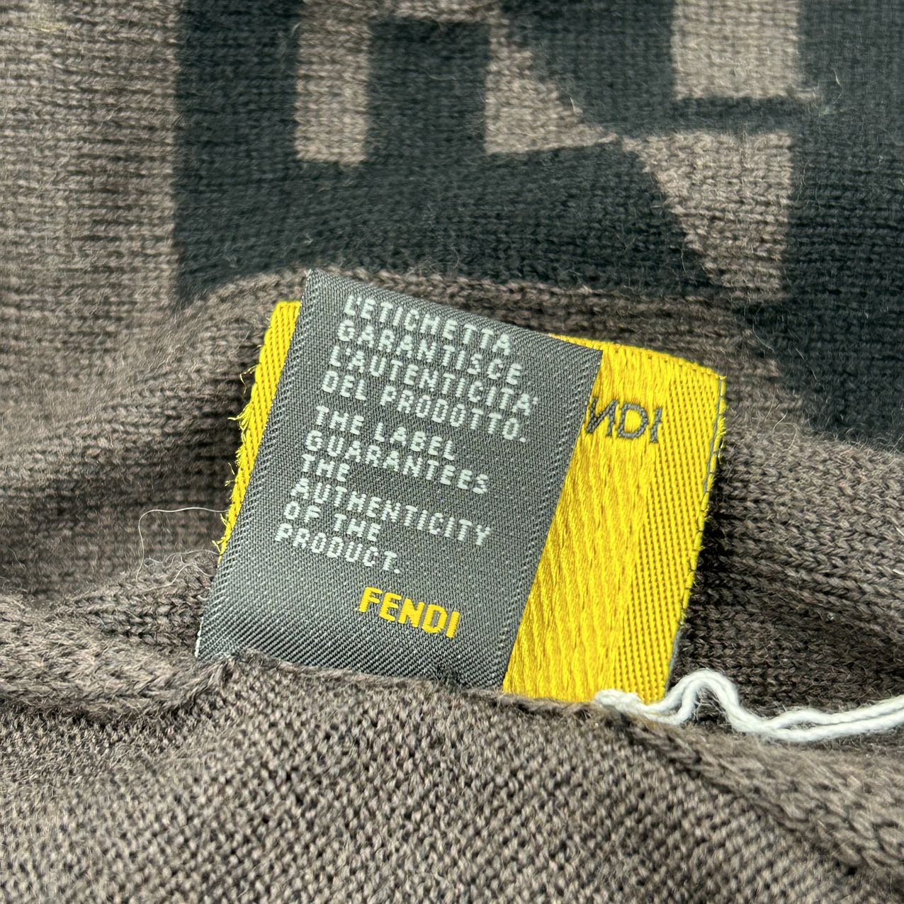 FENDI<br>Logo Wool Muffler