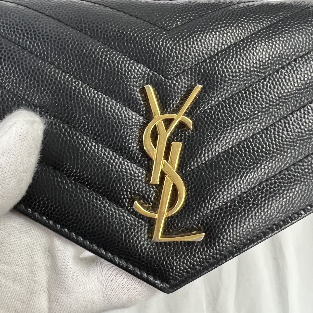 SAINT LAURENT<br>Caviar Chain Shoulder Bag Black