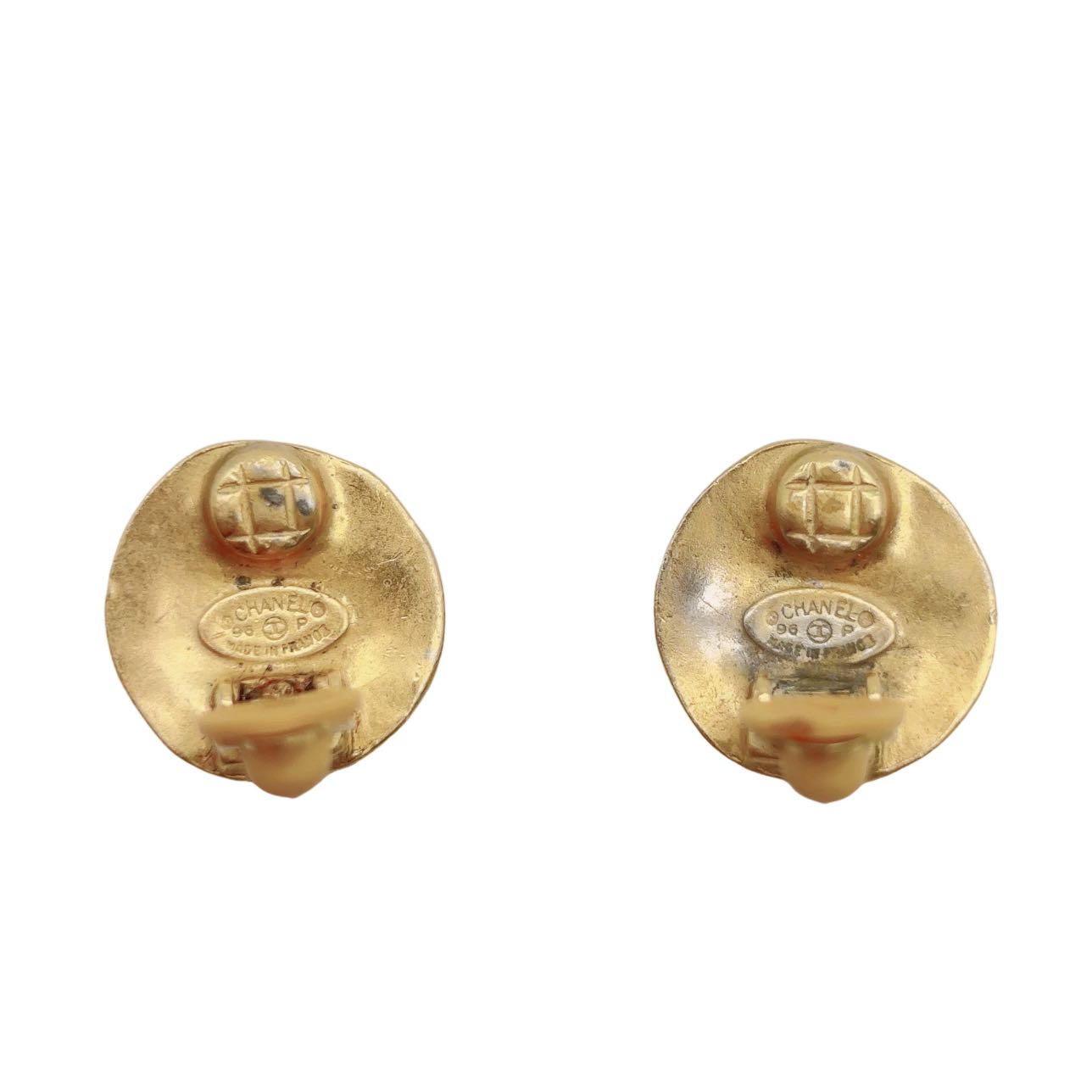 CHANEL <br> CC Earrings Gold