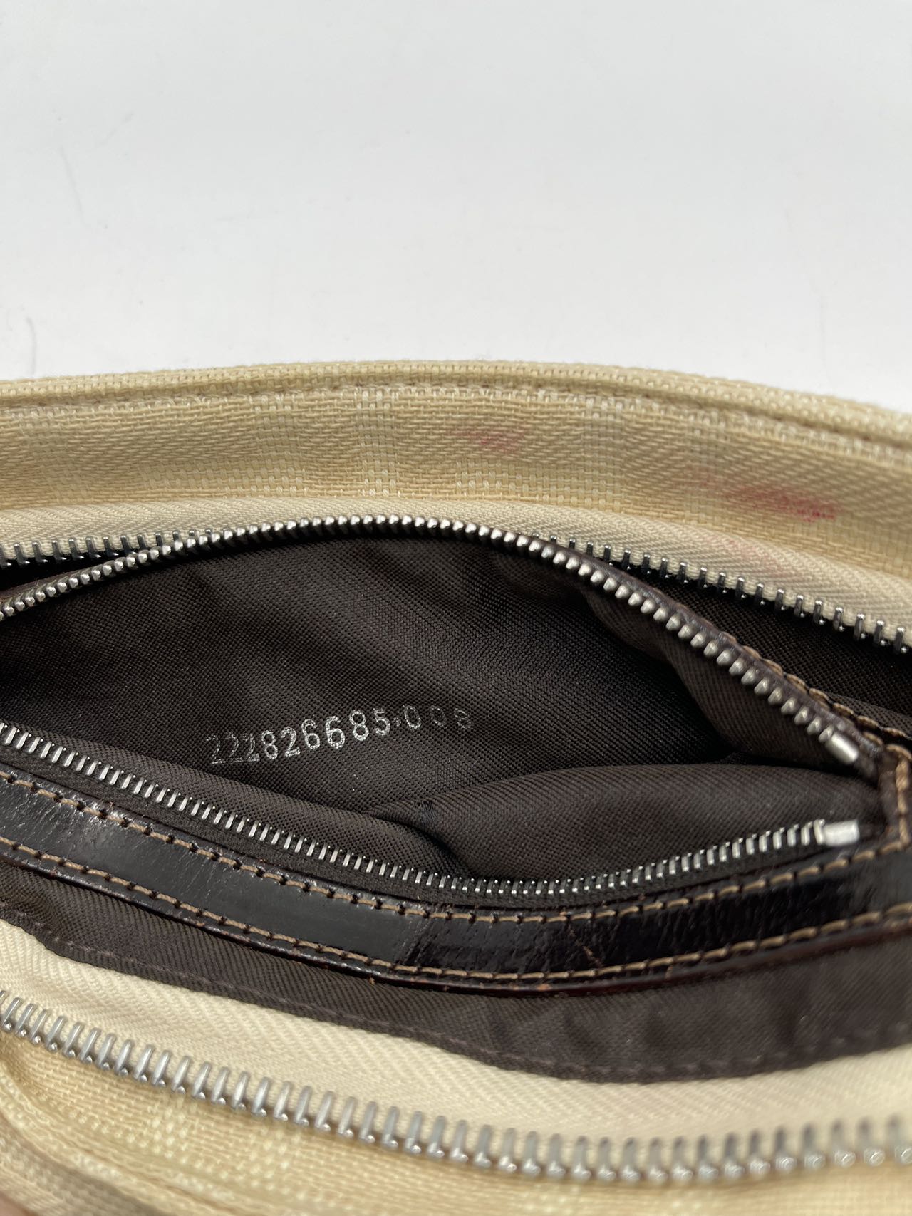 FENDI<br> Schultertasche aus Zucca-Canvas