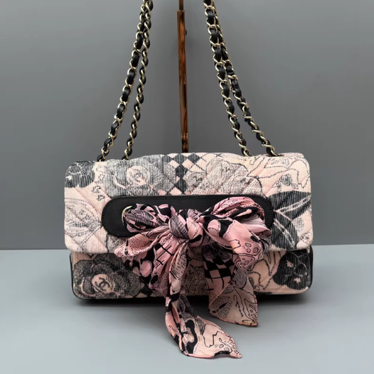 CHANEL<br>Shoulder bag